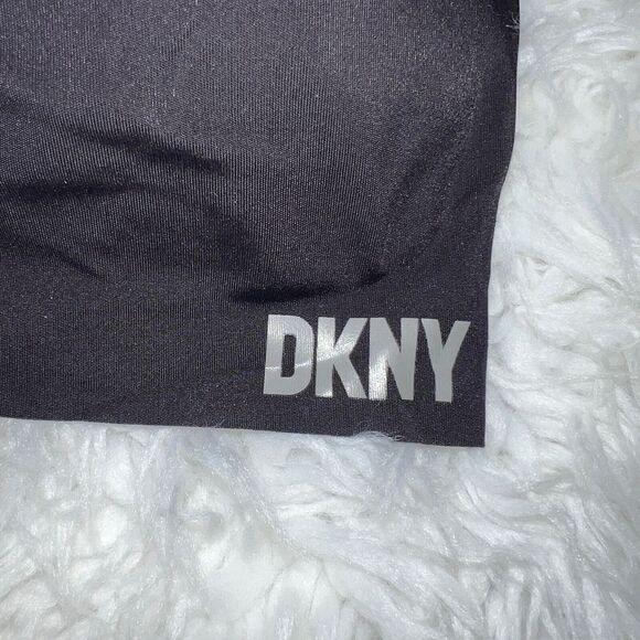 DKNY Womens Bra Size Small Laser Cut Adjustable Sports DK8426P2 Yoga Black - Picture 2 of 4